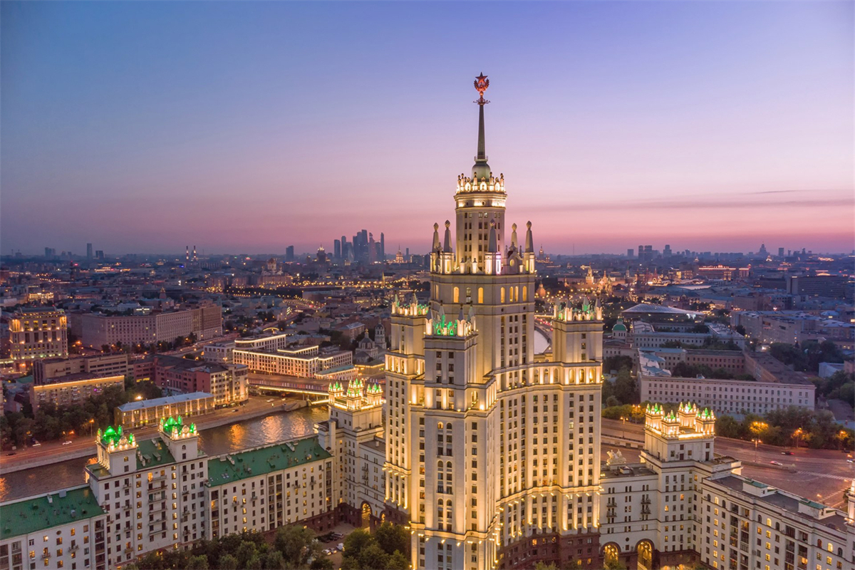 莫斯科建筑以宏伟壮观,气势磅礴而享誉世界它们不只典雅庄重 又不失