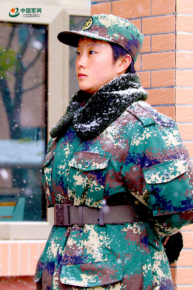 高原新训女兵连的故事:71个女孩的"兵之初"是怎么样的?