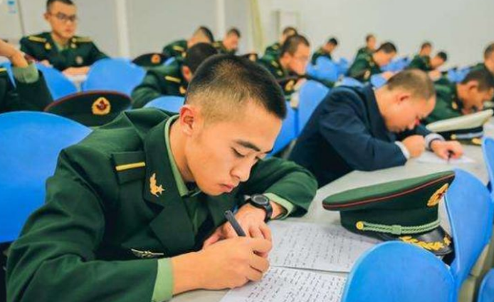 2022征兵工作现已启动，女兵年龄有所放宽，部分大學生将无缘军营