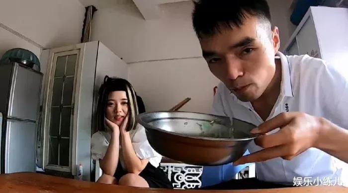 《小乔行中国》抖音网红整天去丈母娘家蹭饭火了