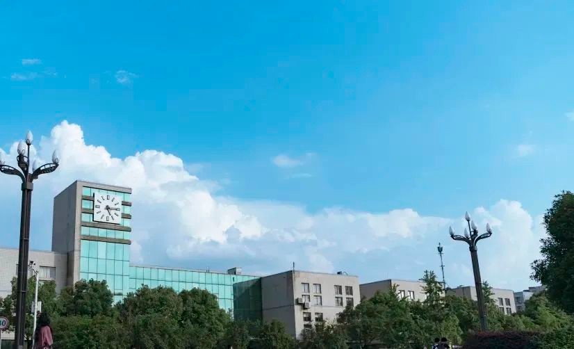 扎根英雄之城！湖北这所大学“工”勋卓越，屡次获国家级表彰