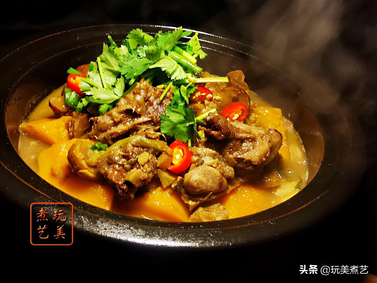 好吃到嗦手指头的南瓜、板栗围绕着排骨，就是香