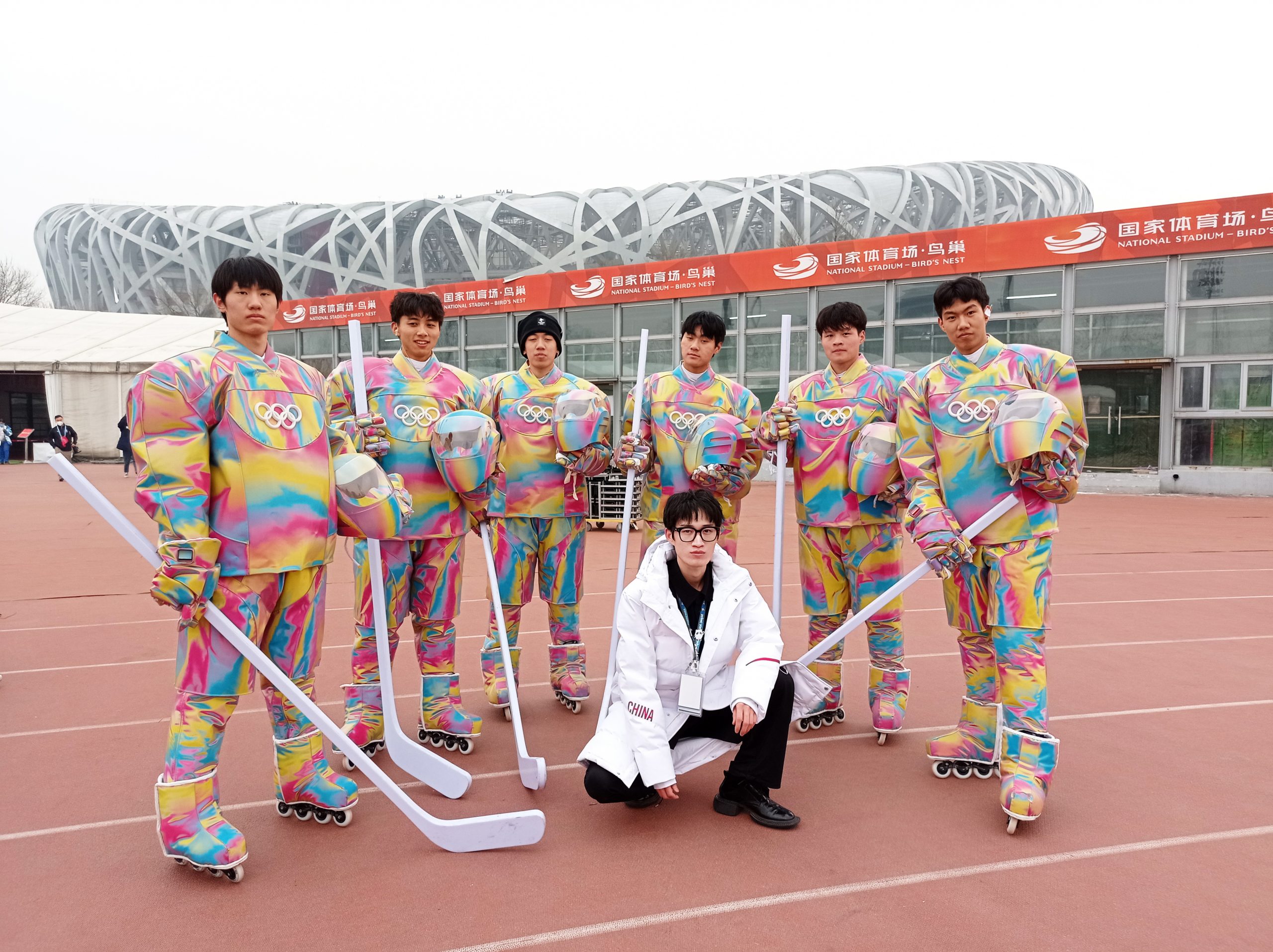 上万张设计图换来五组冬奥开幕式服装！《华丽志》专访设计师陈鹏