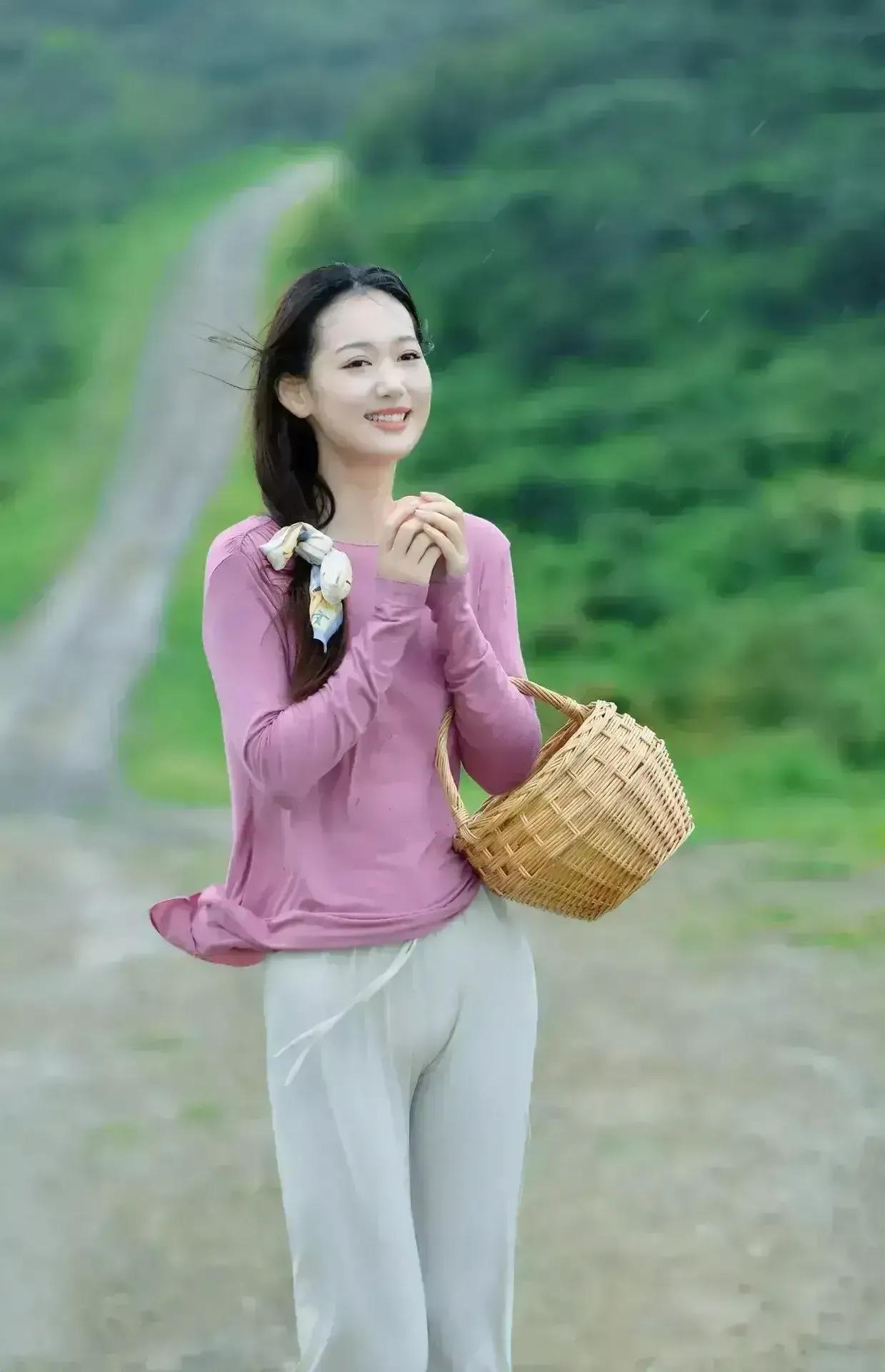 名校教授揭秘：如何精准夸赞他人显优秀