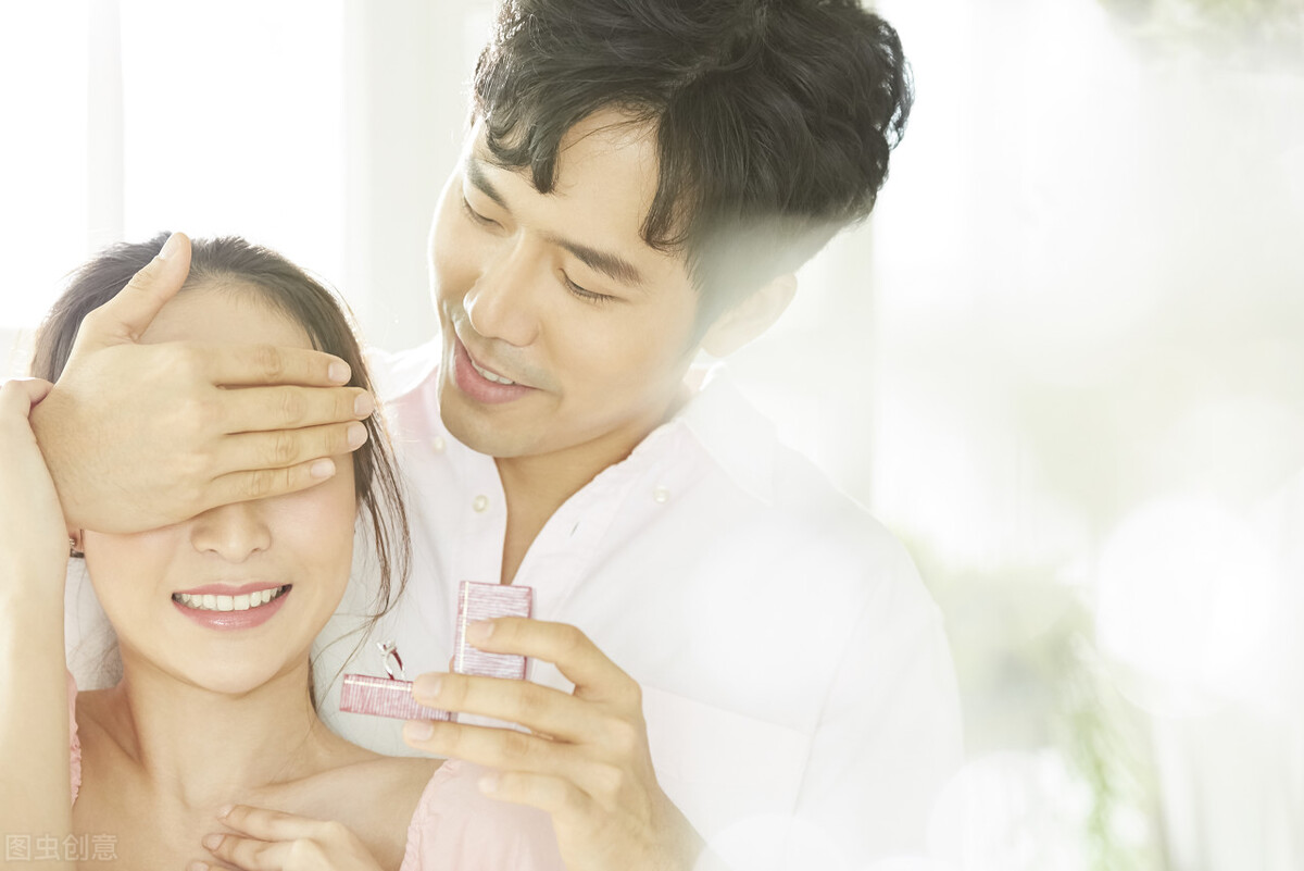 结婚多年，想让感情不变质，像情人一样相爱，学会这一招就够了