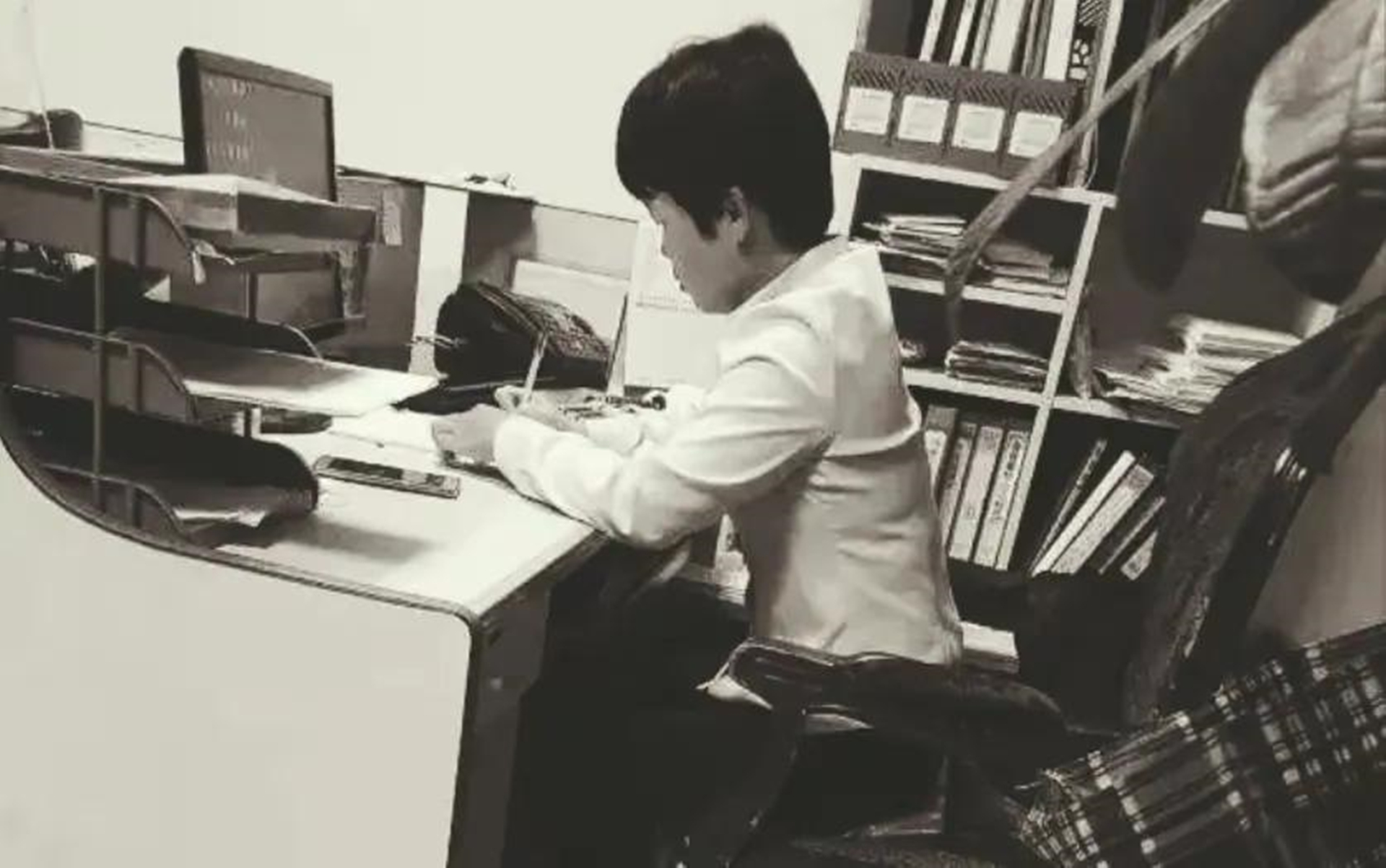 2015年，男子发现母亲留下的一张600万存款单，银行告知：伪造