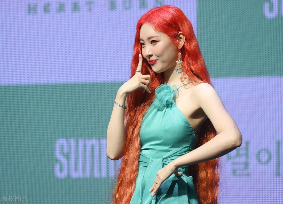 Sunmi在首尔召开新专辑《Yeol-iolayo》记者会现场献艺激情四起