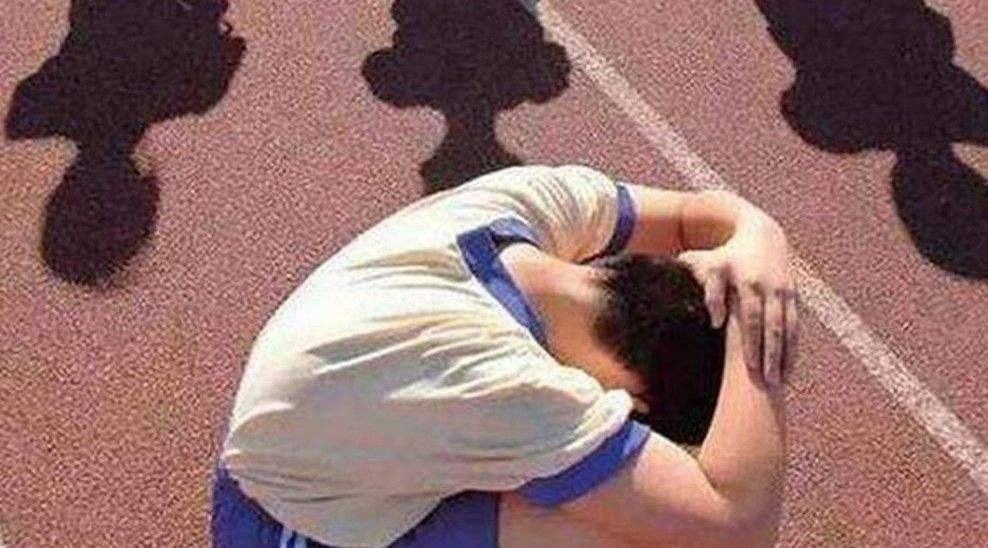 孩子在学校被欺负回家哭诉，机智的妈妈教科书式的做法，令人称赞