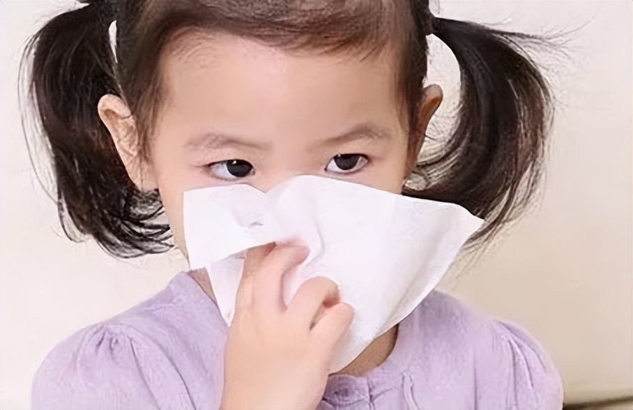反复咳嗽、流涕，流涕孩子出现这些症状，孩出家长要当心
