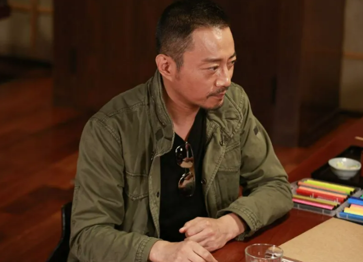 张涵予：44岁爆红后婚姻出现危机，今糟糠妻子成了他的“心病”