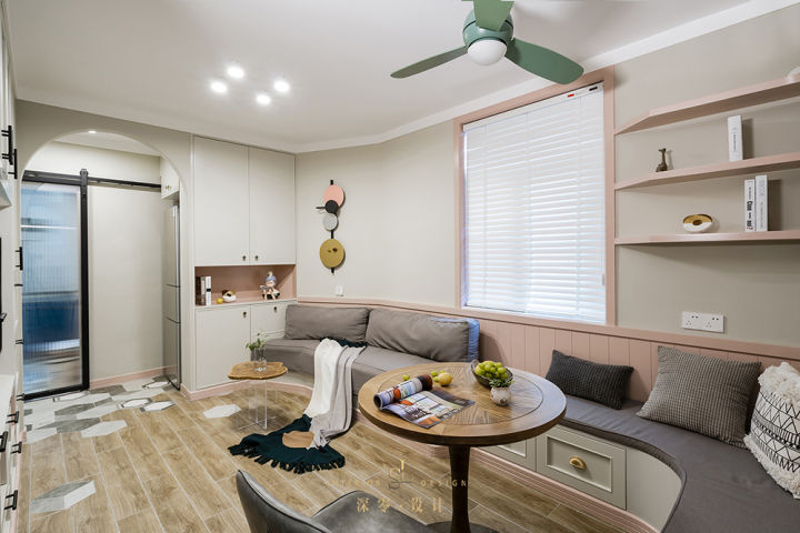 除了小户型,还有的家庭想打造下沉式客厅,也可以用卡座来代替沙发.