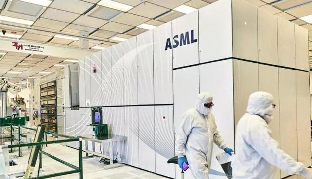 asml光刻机多少钱一台，荷兰ASML霸占光刻机市场，一台设备要价19亿？