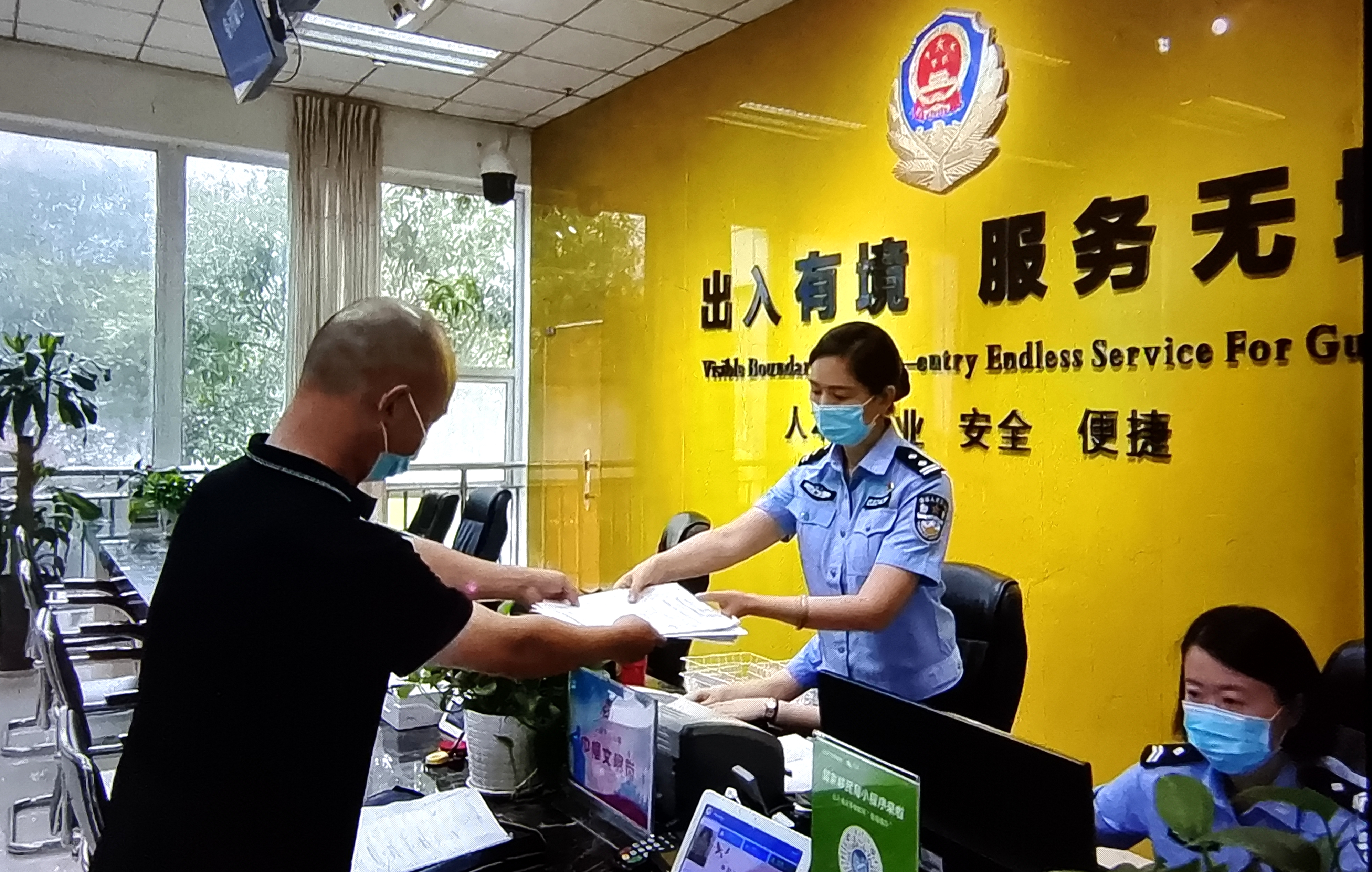 两级出入境为企业开辟“绿色通道”为企业聘请国外专家纾困解难