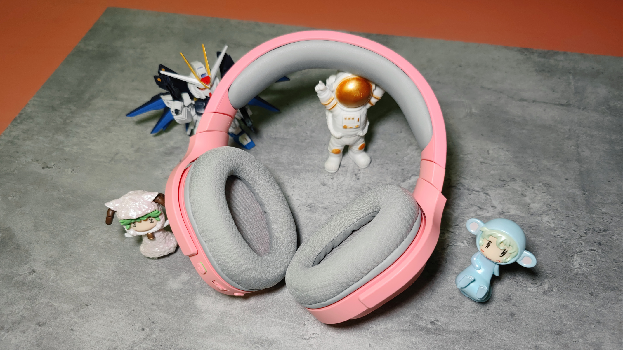 无线猛男粉电竞耳机，重燃中年人游戏信心