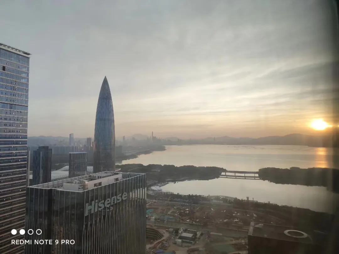 春节不打烊的恒生人