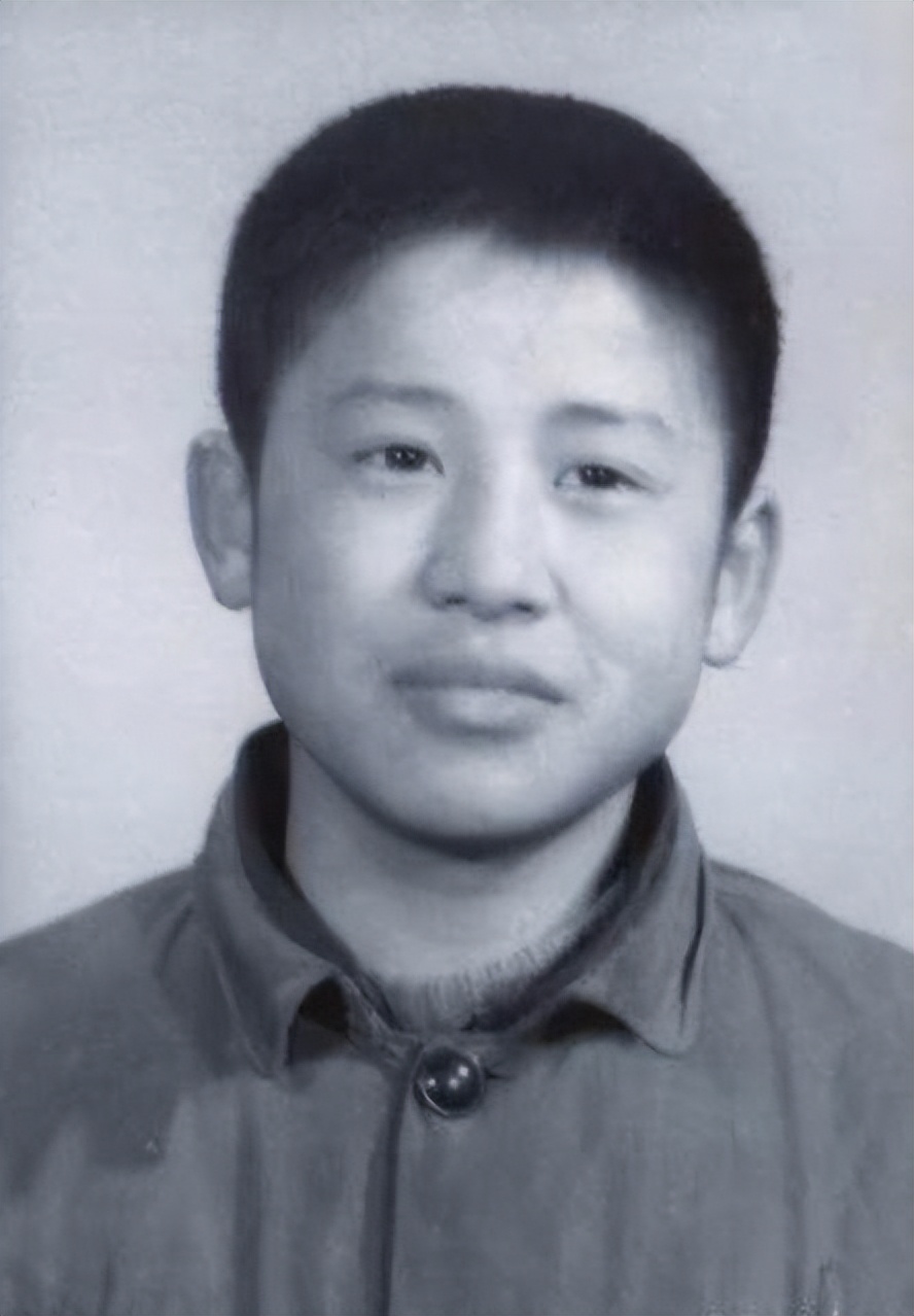 张国强：被前妻嫌穷抛弃，40岁二婚带子娶女明星，如今苦尽甘来