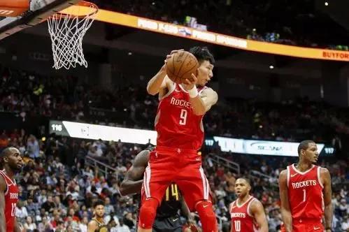 中国人有哪些进过nba(中国都有哪些人进过NBA，有状元身份的，有科比钦点的)