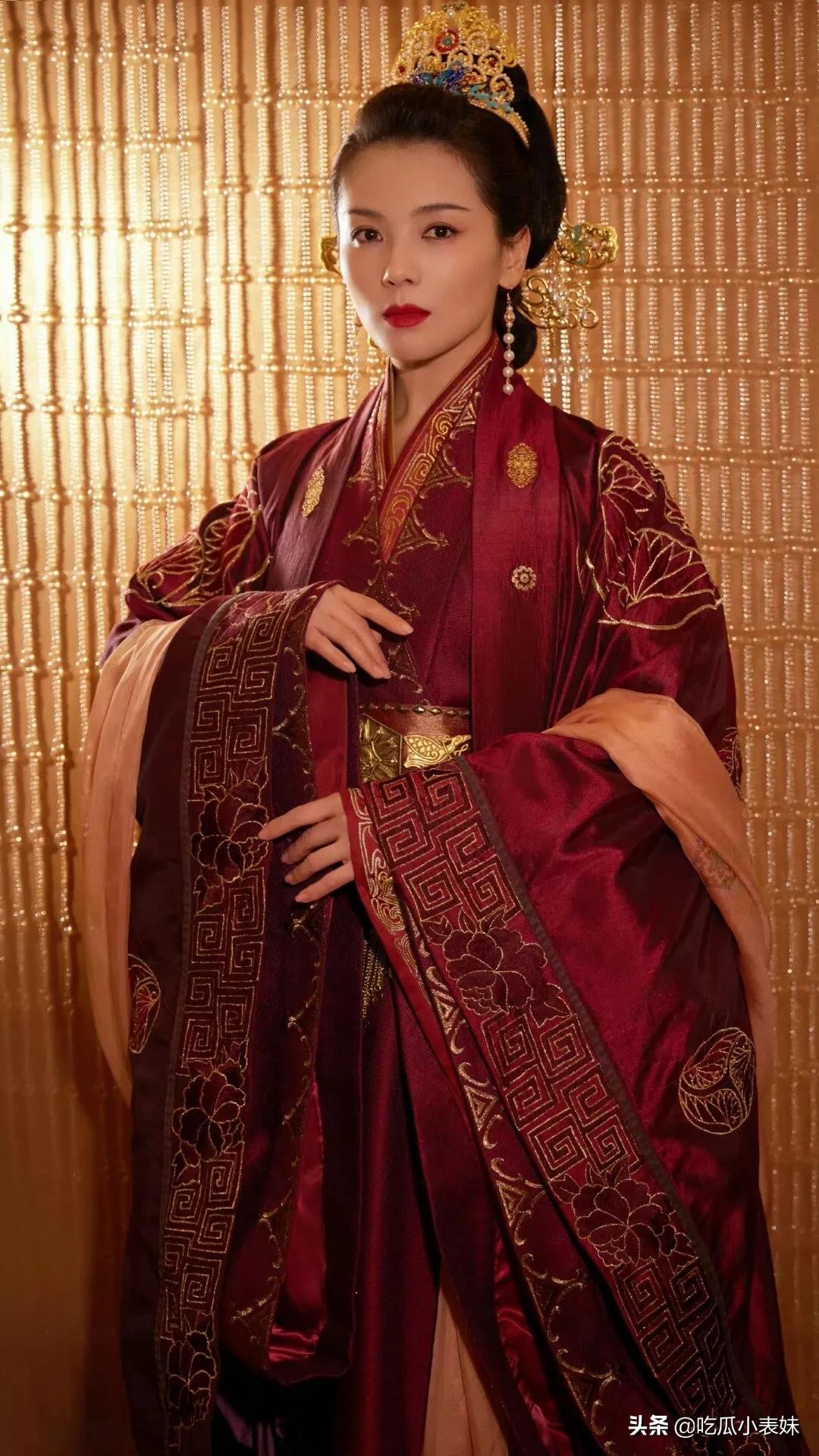 刘涛迷人美照，衣着光鲜，靓丽时尚，真的好美