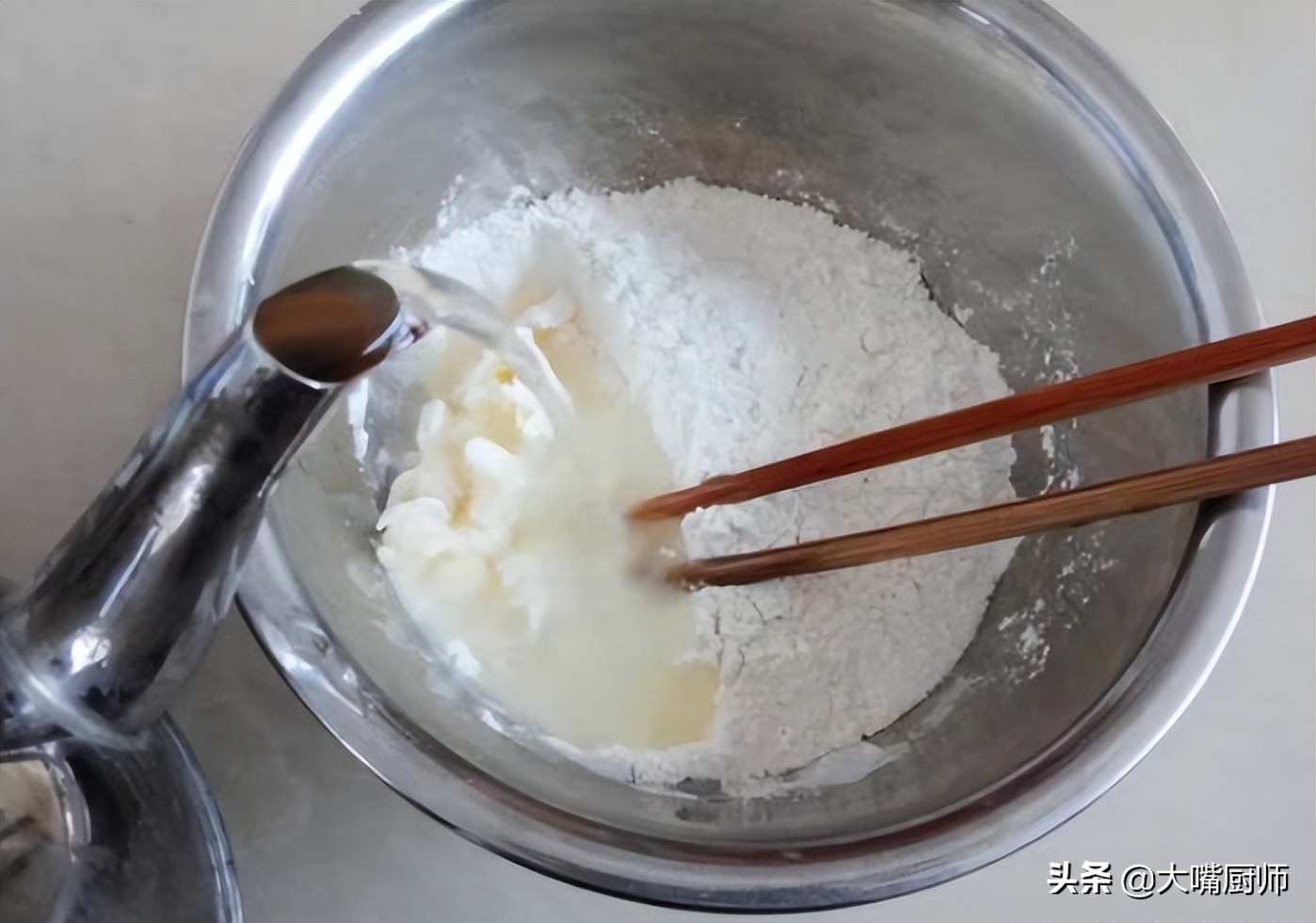 面粉做什么好吃又简单的小吃（这样做面饼外酥里软又多层）