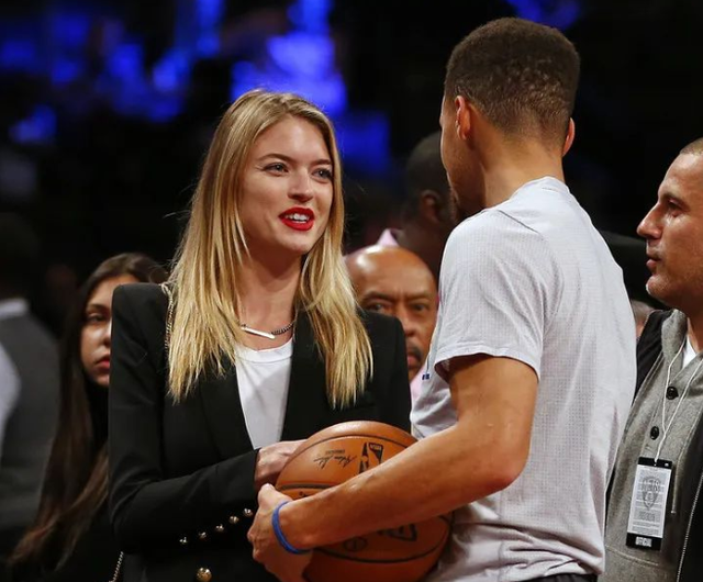 nba哪些球星是库里球迷(库里最美女球迷，身高1米77，五次登上维密大秀)