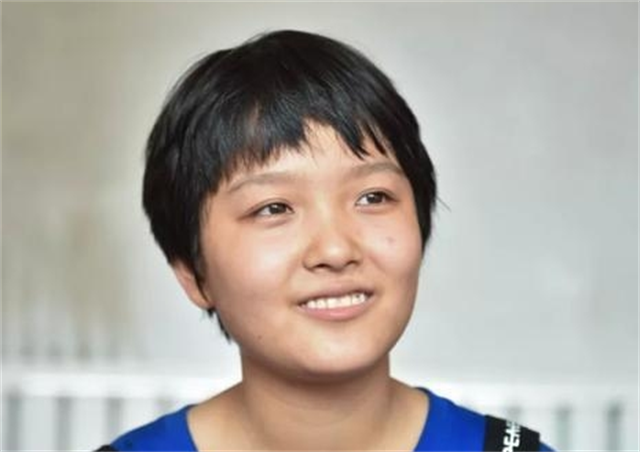 4年前707分上北大，拿到通知书仍在打工的河北女孩，后来准备参军