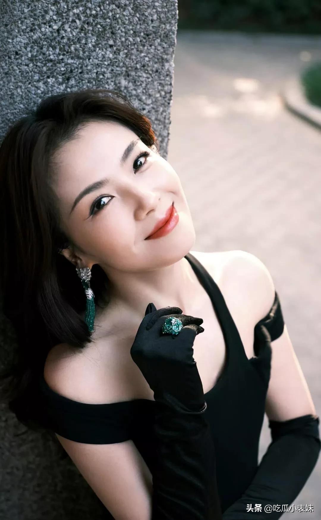 刘涛迷人美照，衣着光鲜，靓丽时尚，真的好美