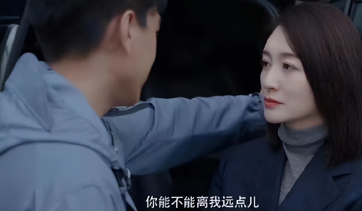 同样与娱乐圈男神搭戏，李小冉演技变化差别大，全程一张面孔