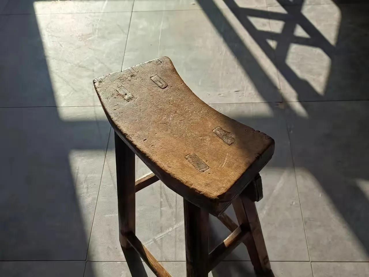 铁犁木玫瑰椅，扇形高凳