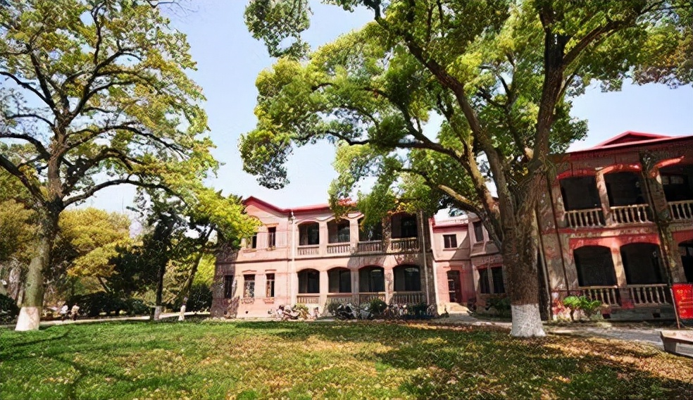 江苏省高校排名出炉，东南大学表现出色，苏州大学紧随其后