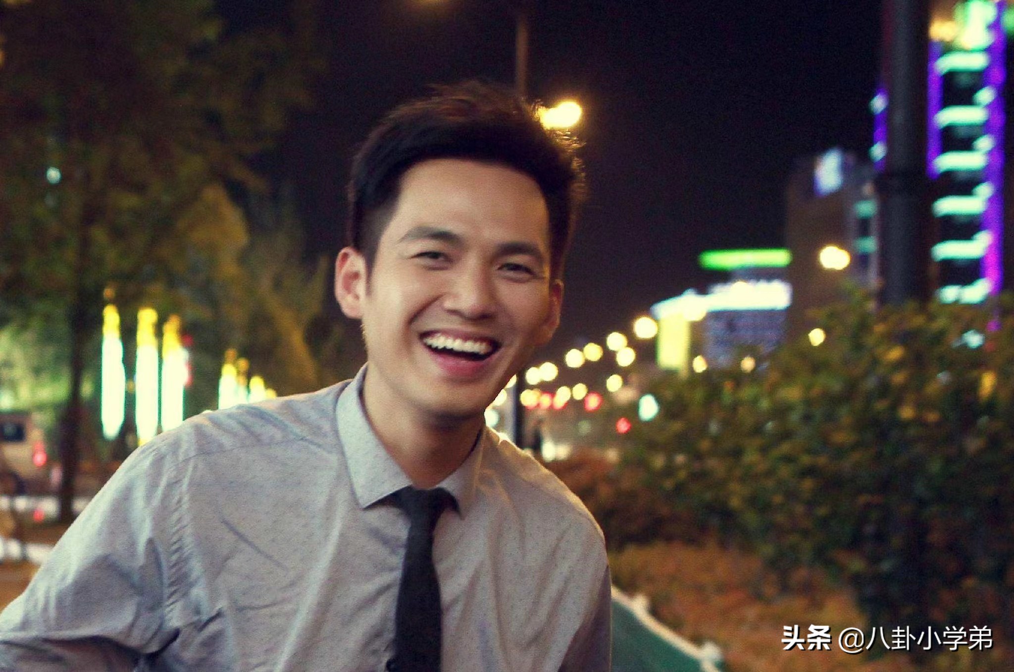 “冻龄男神”都是假的！脸肿僵硬、笑不出来，不服老是真的不行