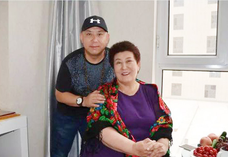 德德玛之子马克塔勒：心疼脑溢血偏瘫的母亲，像爱妈妈一样爱继父