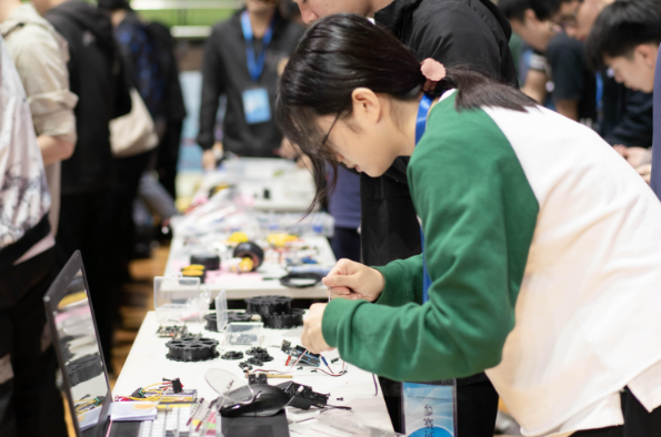 华为与三所大学签约，这次的选择让不少人感到意外，毕业生有福了