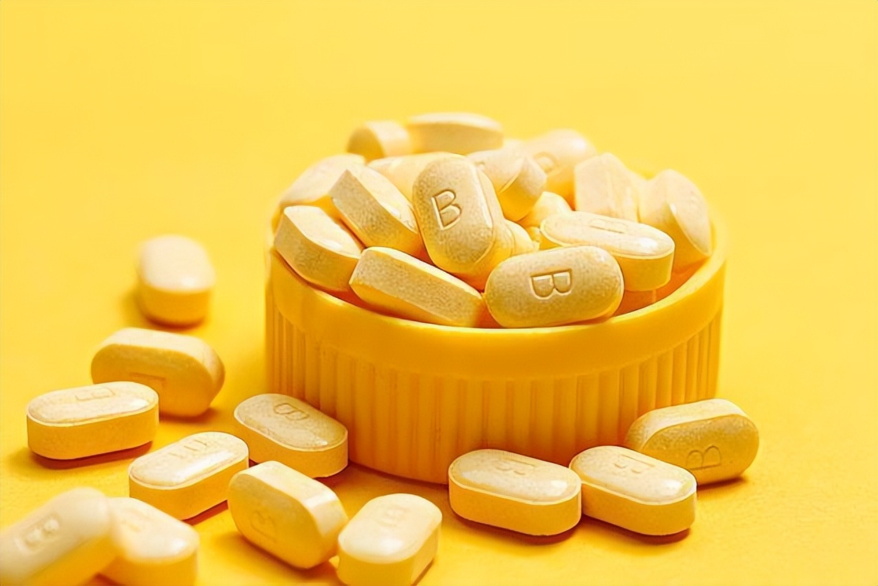 失眠的原因已发现，神经科医生：少碰“3黄”，失眠或许会改善