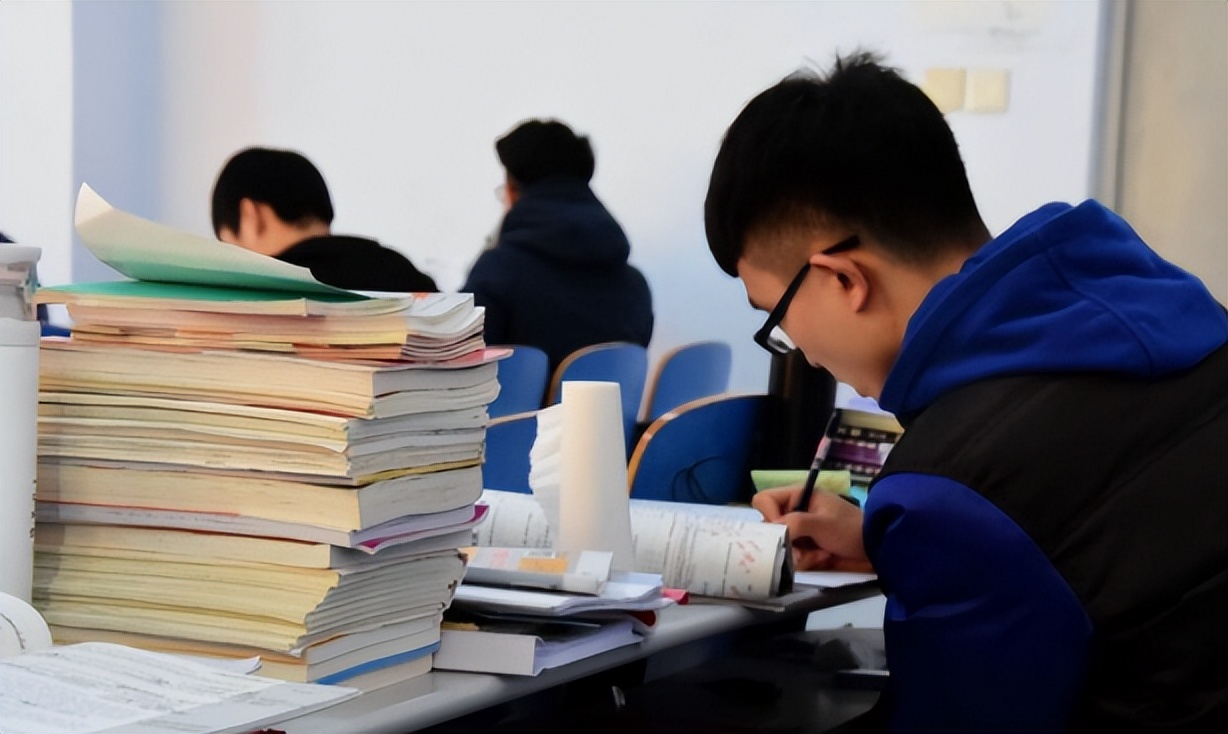 大学英语四六级将迎变化，部分考生将无法“再见”，大学生需重视