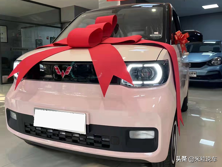 五菱宏光迷你mini敞篷跑车五菱宏光迷你mini版电动车四座