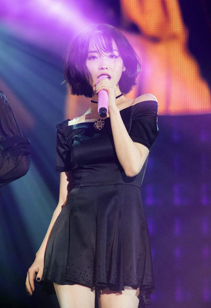 李知恩｜高清壁纸｜五官很平凡整体却很惊艳