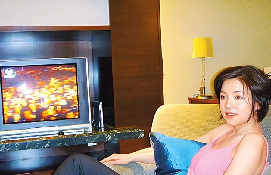 曾是台湾美女政客的璩美凤,本应前途无量,却被偷拍改变了人生