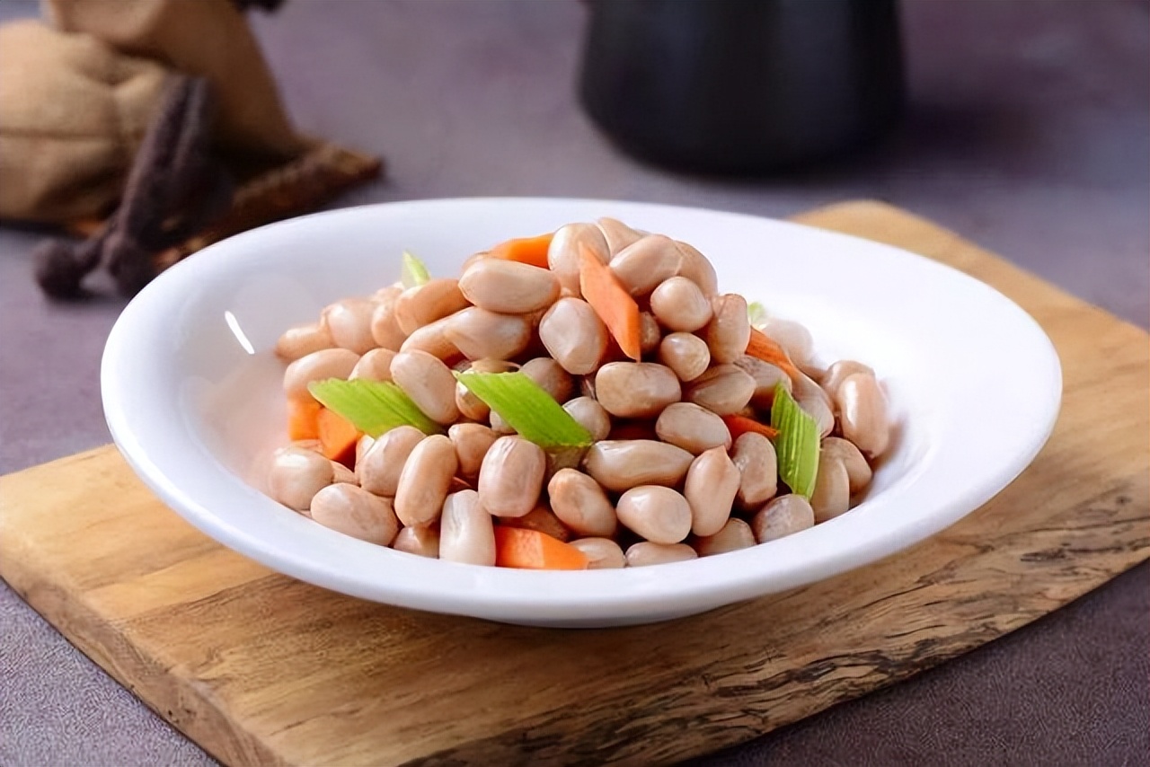 多走路有助降血脂？医生：4种食物的降脂效果，可能比走路还好