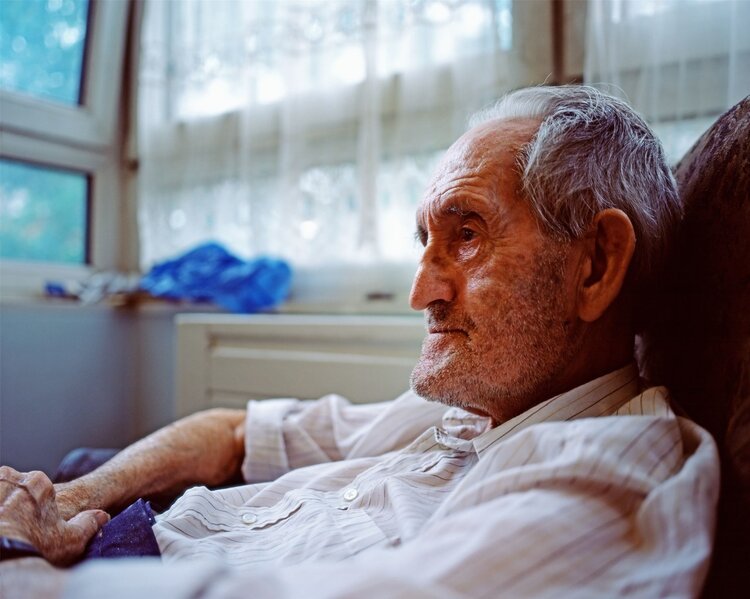 400万住养老院，脑梗老人被区别对待，2个月后离世，养老院住不住