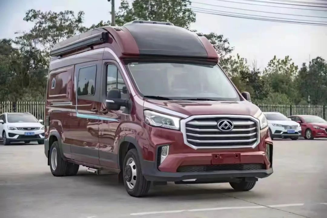 「嘉迪名车」B型房车的天花板并且带超大天窗——瑞弗启界R600