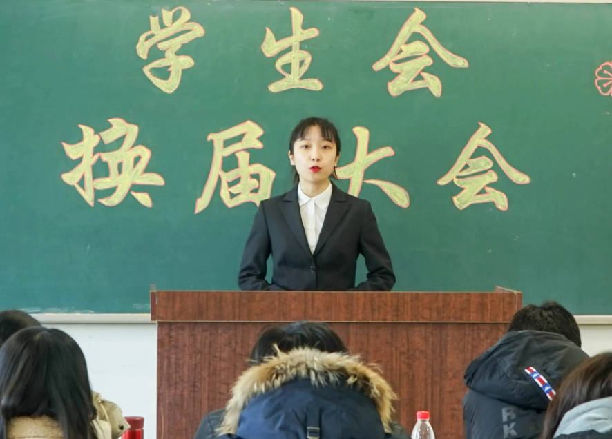 学姐告诉你，想要大学毕业比同学抢手，大学期间要为这4件事忙碌