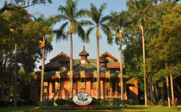 中国10所“最美”大学，清华北大上榜，厦门大学深受大学生们青睐