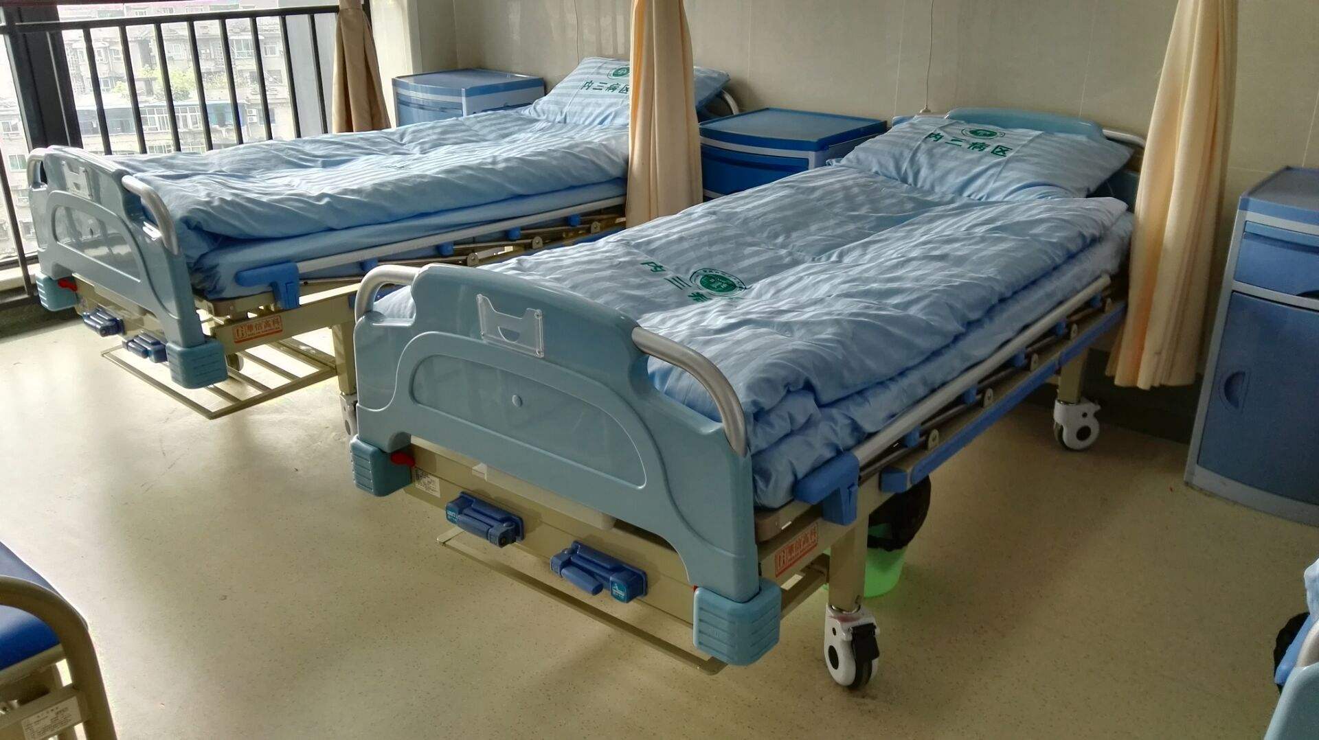 男子去世后医院拒开死亡证明，遗体存放17年，殡仪馆：缴费后火化