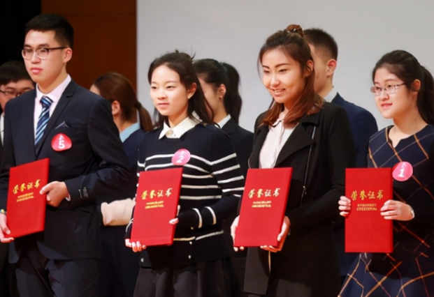 没文化连网都蹭不上，大学食堂WiFi密码火了，学渣：是我高攀了