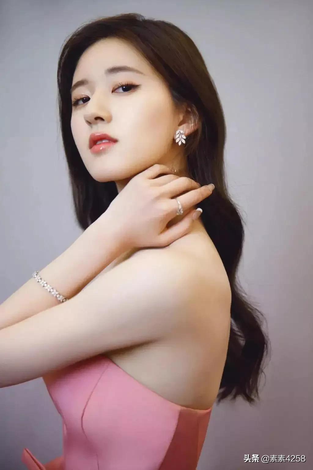 中国内地演员赵露思