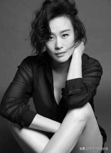 上海美女邬君梅：没孩子成丁克是遗憾，与继女亲密无间是模范继母