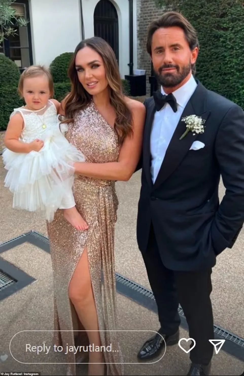 甩掉家暴老公，她带着十几亿身家嫁平民了