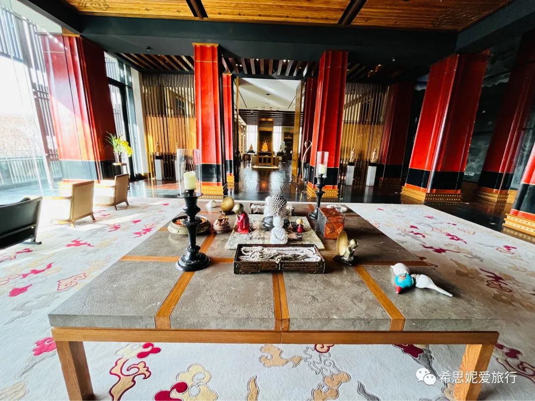 住进世界上最高的一家瑞吉度假村，在离天空最近的地方做一个梦