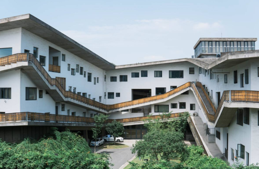 浙江省录取分数线较高的5所高校：浙大排第一，中国美院紧跟其后