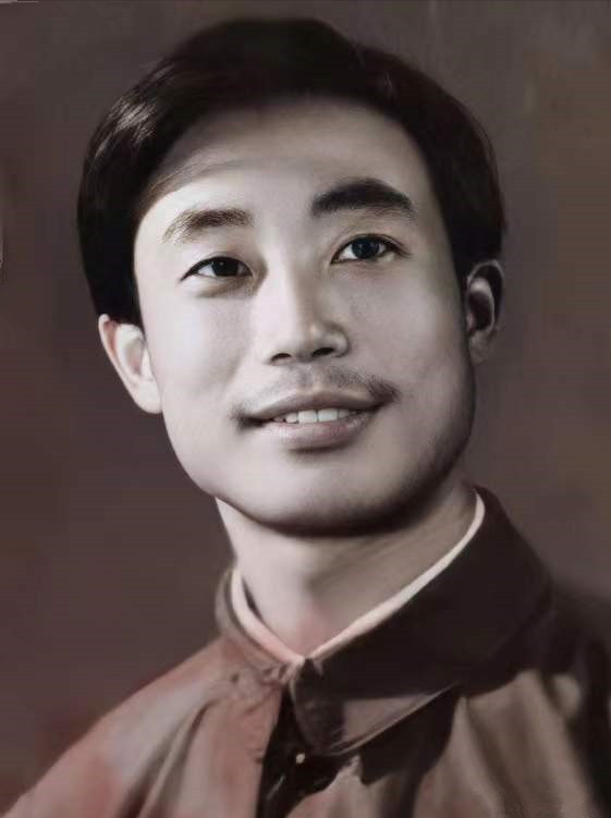 张丰毅和吕丽萍：离婚30年，人生截然不同，亲儿子和继父成一家